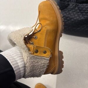 Timberland Tan Ankle Boots with Shearling Lining